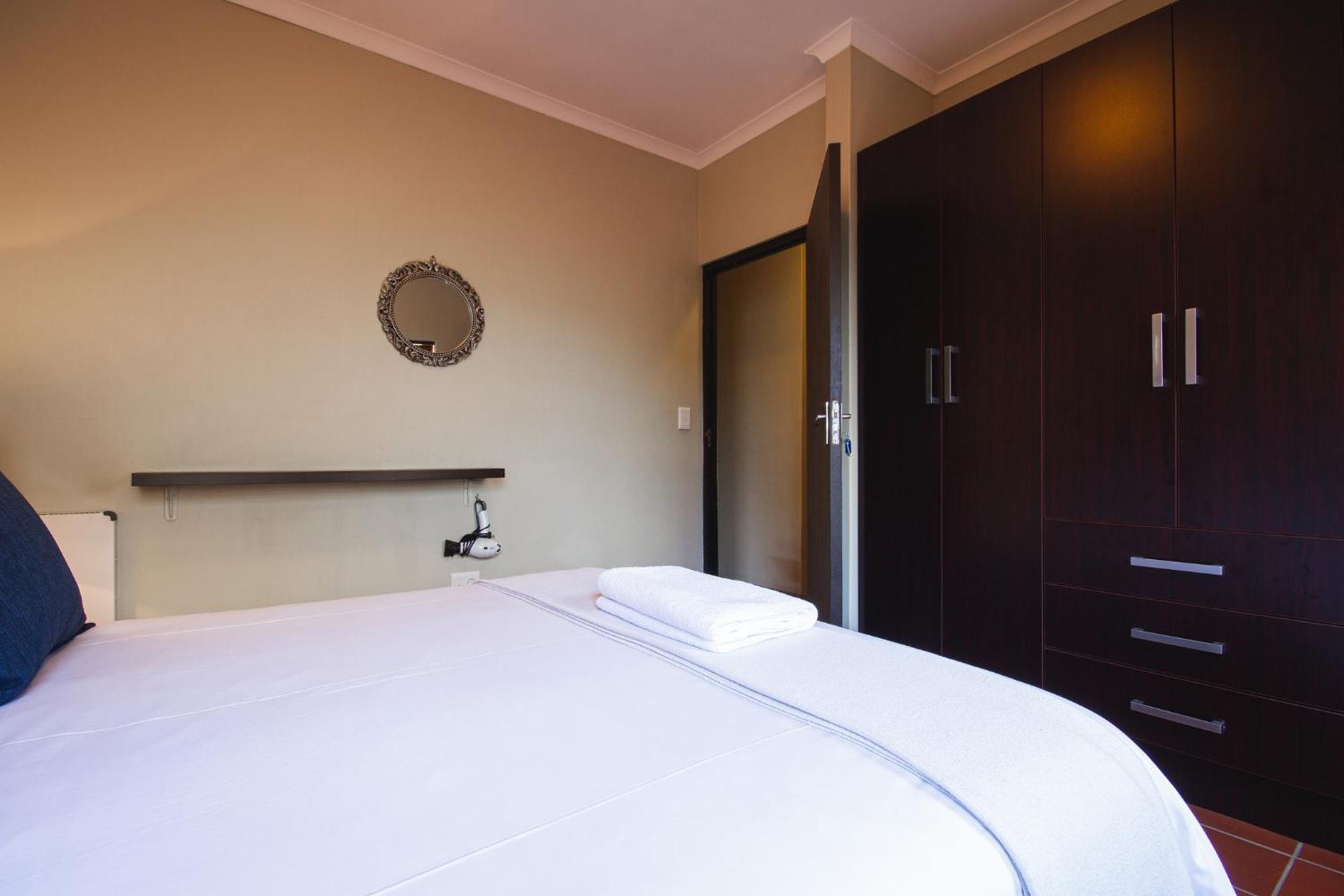 Swellendam Self Catering Villa Room photo